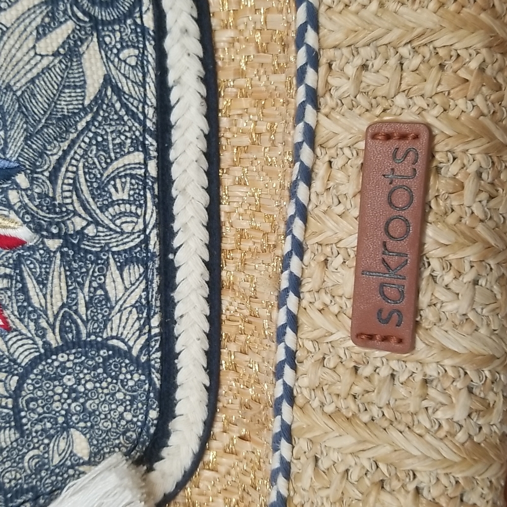 Stylish Tan and Blue Women's Tote Bag - Picture 3 of 8
